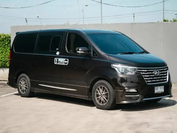 Hyundai H1 for Ban Phe transfers